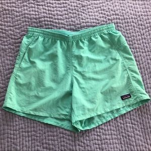 Patagonia 5” baggies mint green size M